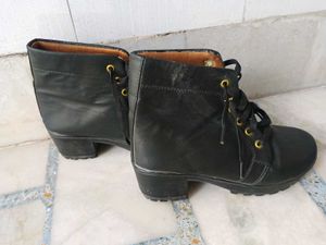 Black High Ankle Shoes 👟