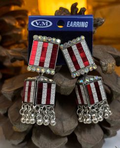 2 Pairs Of Earrings