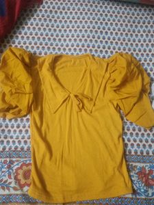 Chic Mustard Top
