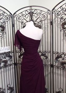 Elegant One-Shoulder Gown