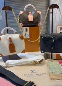 Louis Vuitton Slingbags
