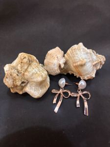 Bow Pearl Earrings