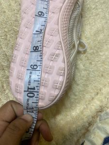 Very lightweight, sport shoes