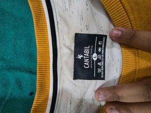 Stylish Two-Tone Sweatshirt