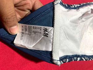 H&amp;M Women Printed Bikini Top –