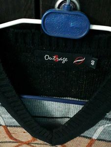 🧶 Stylish Patterned Knit Sweater 🧶