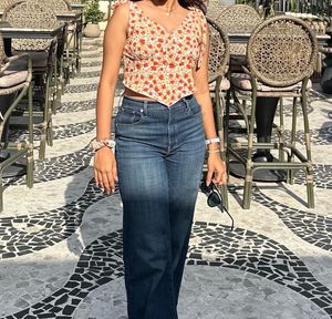 Printed V-Neck Crop Top