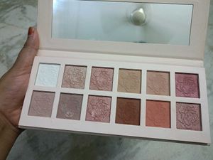 Ellen Tracy Rosy Nudes Palette