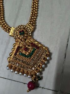 Elegant Gold-tone Necklace