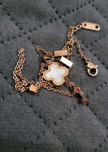 Black and White Shell Roman Chain