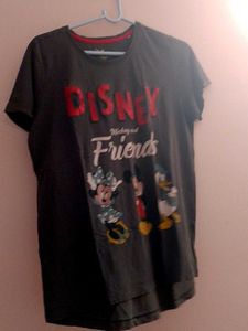 Disney Friends T- Shirt - Size M