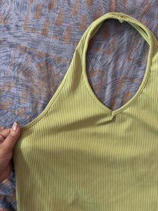 Backless Halterneck Top🥑