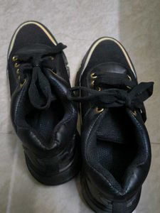 Black Sports Shoes