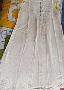 Sleeveless Kurta.