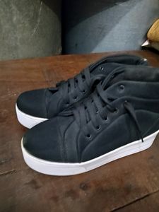 Black Shoes