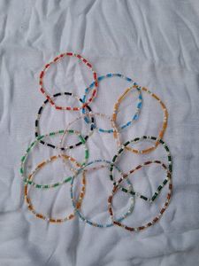 51. 10 Strechable Bracelets