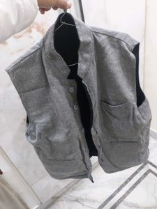 Men's Reversible Grey and black Sleeveless Vest