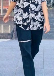 Simplicity Straight Fit Jeans