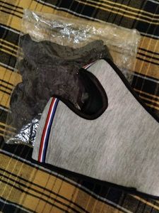 Men&#39;s athletic shorts with red accents + Face Mask