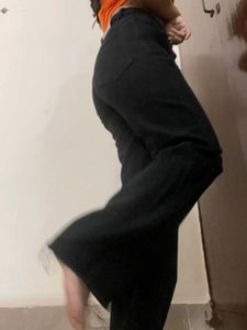 Trendy Black Jeans – Great Condition