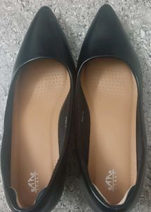 Black Pumps