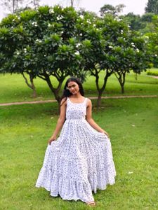 Frill Long White Skirt