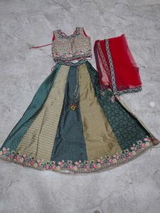 Crop Top Lehenga With Dupatta