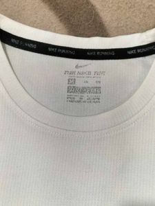 Nike Graphic Print Tee Orignal LESS USES