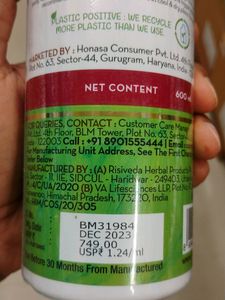 Mama Earth Onion Shampoo
