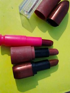 3 At ₹159 Lipstick Bundle