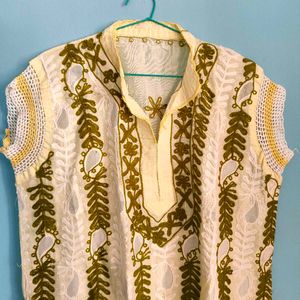 Women Embroidered Kurta