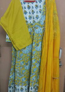 Elegant Floral Kurta Set
