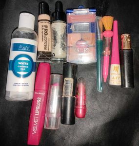 1 Lipstick With One Lipbalm