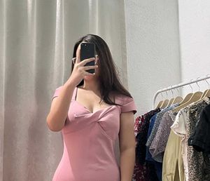 Elegant pink bodycon midi dress