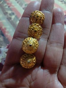 Vintage Gold Tone Floral Stud Earrings
