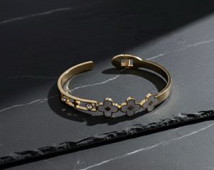 Gold Twisted Chain Bracelet