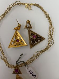 Vintage Gold Tone Necklace &amp; Earring Set