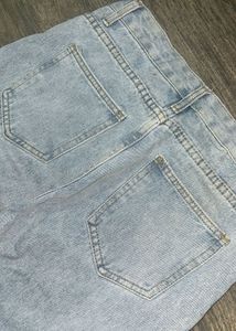 urbanic Distressed Light Wash Jeans