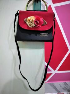 Floweral sling bag
