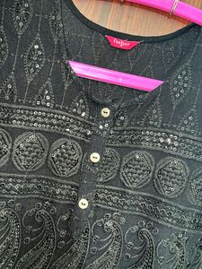 Elegant Black Embroidered Kurta