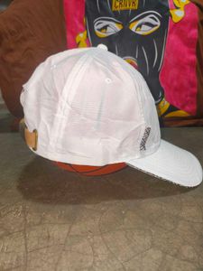 🔥 Stylish Burberry-Inspired White Cap