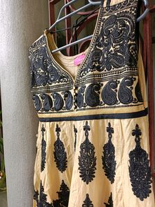 Embroidred Flared Anarkali Churidar Dupata Set🖤💛