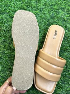 Kiravi Beautiful Beige Sliders