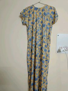 Women&#39;s Cotton Printed Maxi Nighty Yellow And Blue Colour Free Size.
