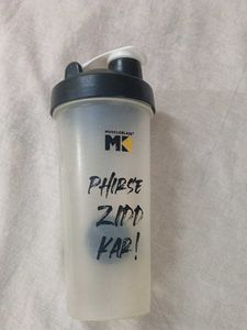 MuscleBlaze Shaker Bottle