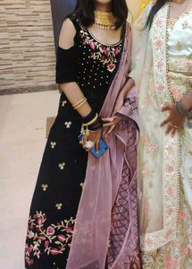 I&#39;m Selling A Gorgeous Lehenga