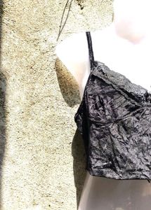 2.6.4 CUTE BLACK VELVET CORSET