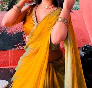 Pinteresty Golden Saree