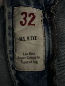 BASICS LOW RISE SKINNY Denim Jeans