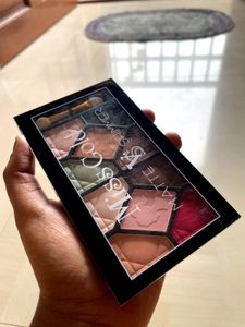 Miss Color Eyeshadow Palette